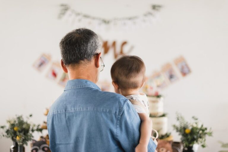 Photo save money for families