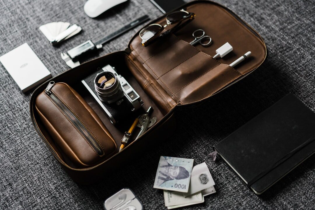 Photo save money traveling