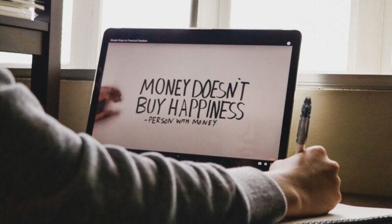 Photo save money and invest in everyday life