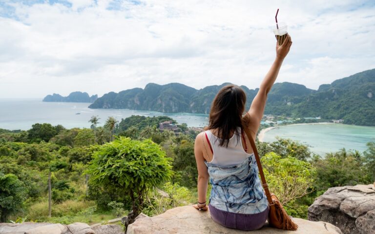 Photo solo travel for women